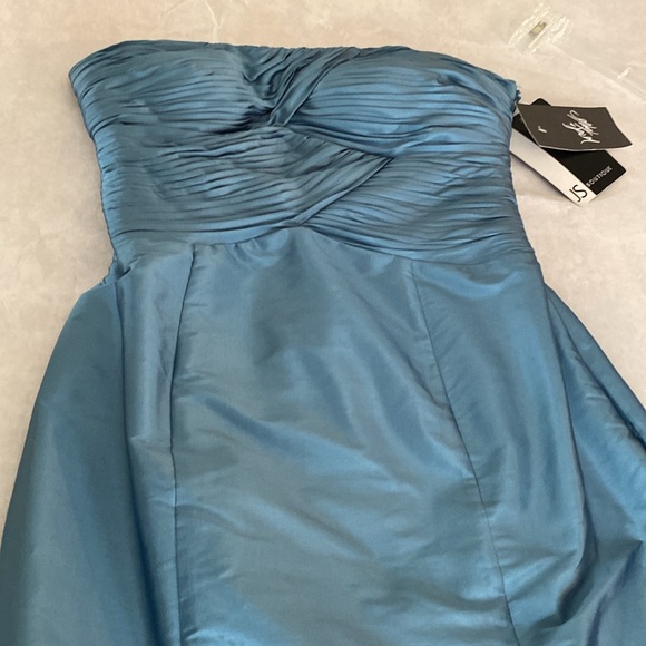 Periwinkle blue strapless maxi length size 8 - Picture 4 of 5